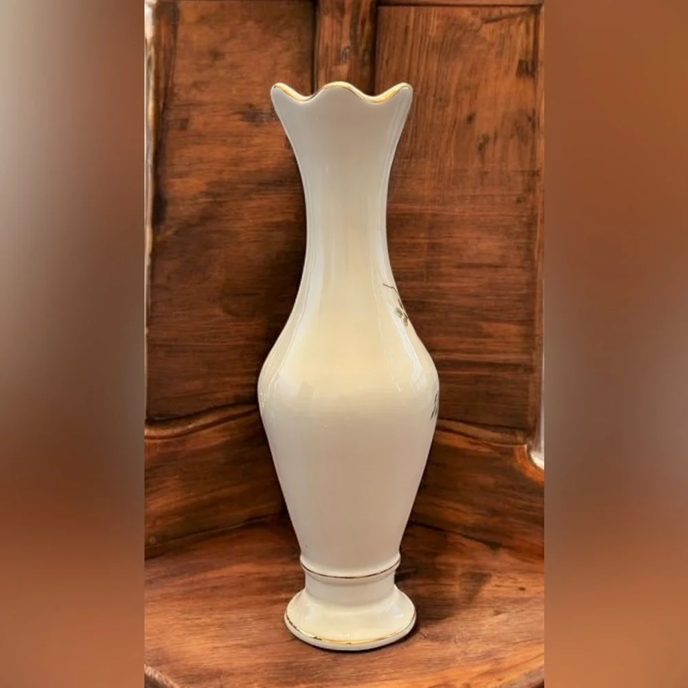 Retired Janbo Spain Porcelain Vase